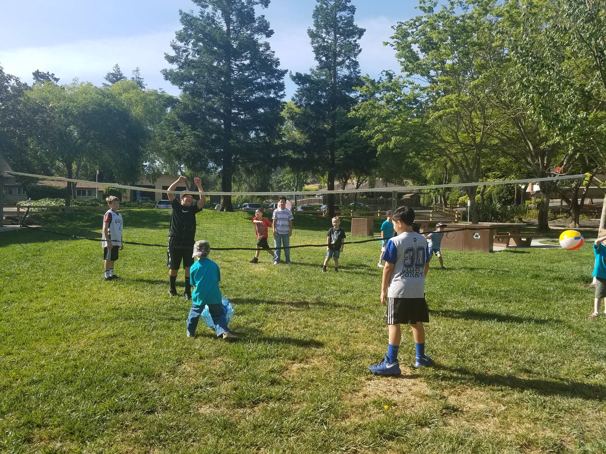 Having a blast with our little buddies <a href="/MsFischerJSE/">Suzanne Fischer</a> at the park! #5thgradeandKinder