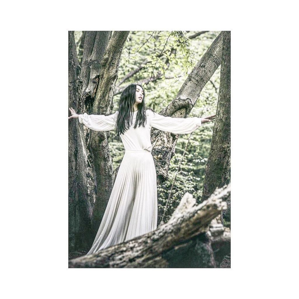 hardingegeorgia's tweet photo. @noctismagazine feature our AW2017 #georgiahardinge #pleatedtrousers #pleatedcullote #pleats #londonfashion #briti… https://t.co/Os7Z0j35Mt https://t.co/C6o1HlLDJC