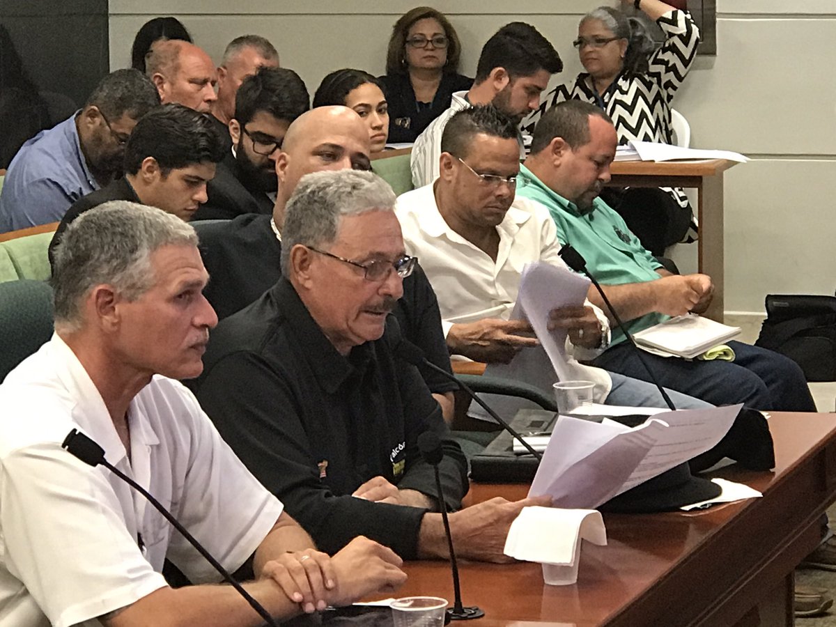 CamaraConPR's tweet photo. [AHORA] Presenta su ponencia Luis Falcón, presidente de la Confederación de Camioneros. #PC1084 | Accede: https://t.co/lxBCnqQNa2 https://t.co/ueB2Uy0n90