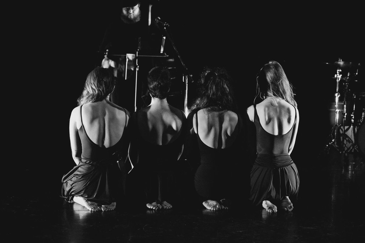 syntheater's tweet photo. Photo by @ErinOPhoto from the last show 5/20/17 at @DanceComplex "A Hunger Artist" dance theater performance directed by @simonaminns https://t.co/vXT3eOFnC8