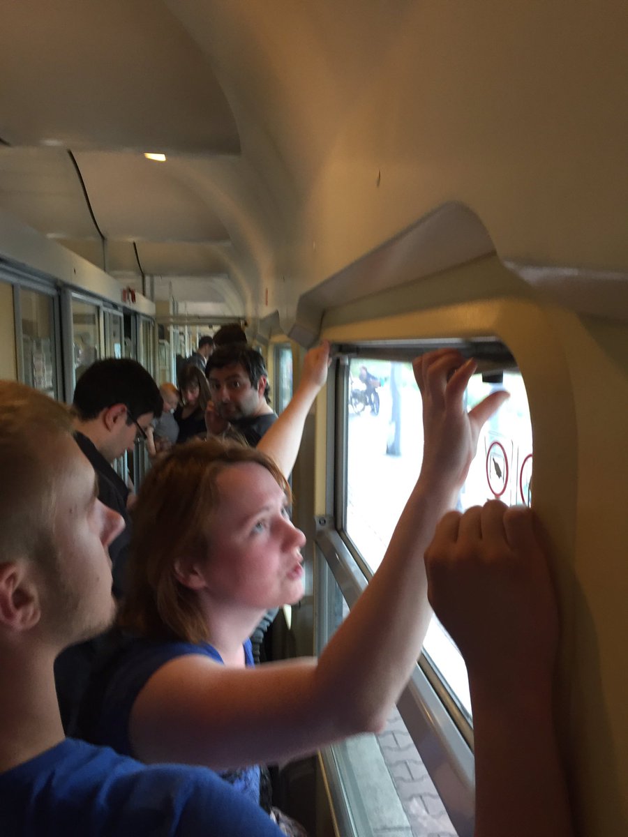 Andrejia_'s tweet photo. @DB_Info awesome xp in #IRE4272 from #berlin 2 #hamburg. Never again, tho. Next time, how about DON'T sell more tickets than seats? https://t.co/eWgR8mD20O