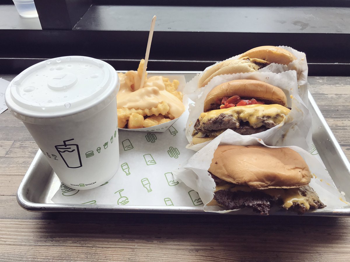 Luau_tech's tweet photo. Great lunch with the team today at @shakeshack ! On our way to meet with @AppPartner to work on UI design. https://t.co/Enx7EQoLwN