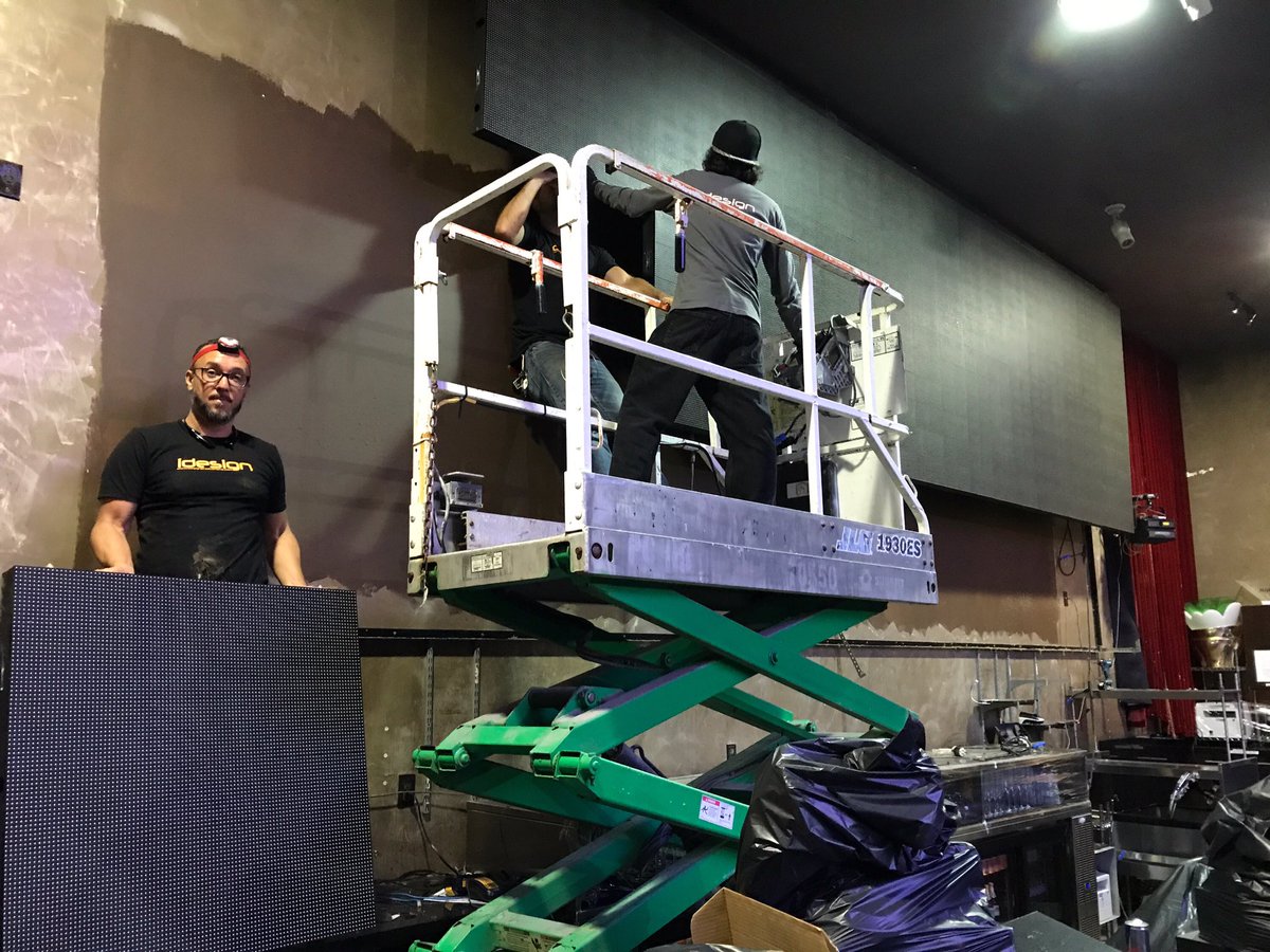 idesignlighting's tweet photo. Before : @11Miami main room video wall upgrade in progress to 2mm screen. This will look amazing! #TeamNoSleep #teamidesign #lovewhatwedo https://t.co/QVTY3eJ7w4