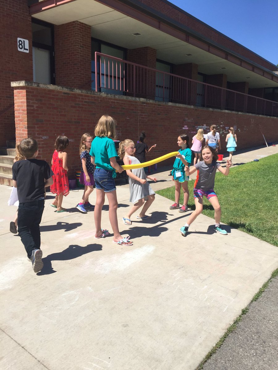 mrswartgow's tweet photo. Recess Party today because the awesome students at JES earned 25,000+ PAWS awards!!! #PBIS #JESisthebest https://t.co/0pRPmpH2po