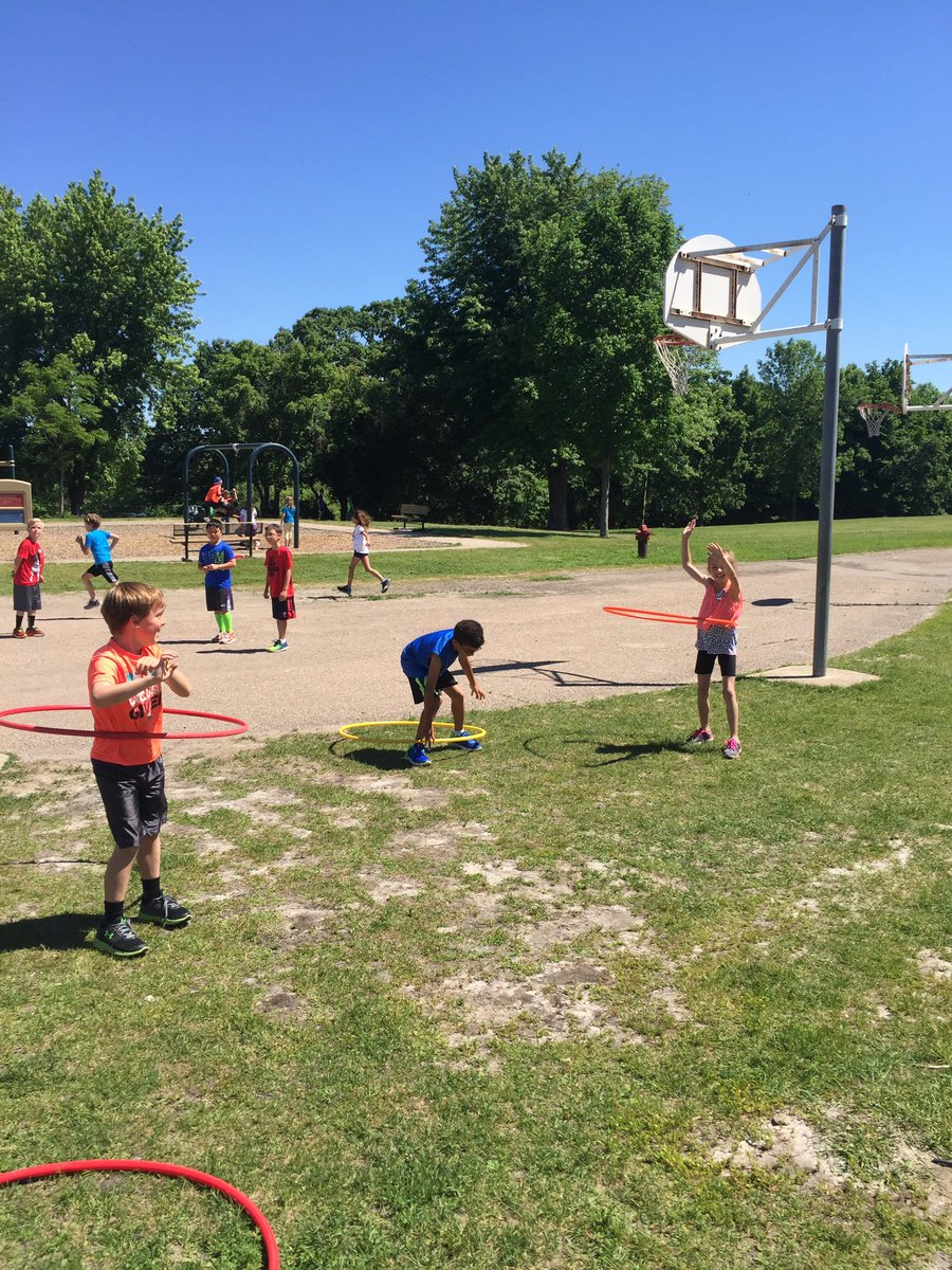 mrswartgow's tweet photo. Recess Party today because the awesome students at JES earned 25,000+ PAWS awards!!! #PBIS #JESisthebest https://t.co/0pRPmpH2po