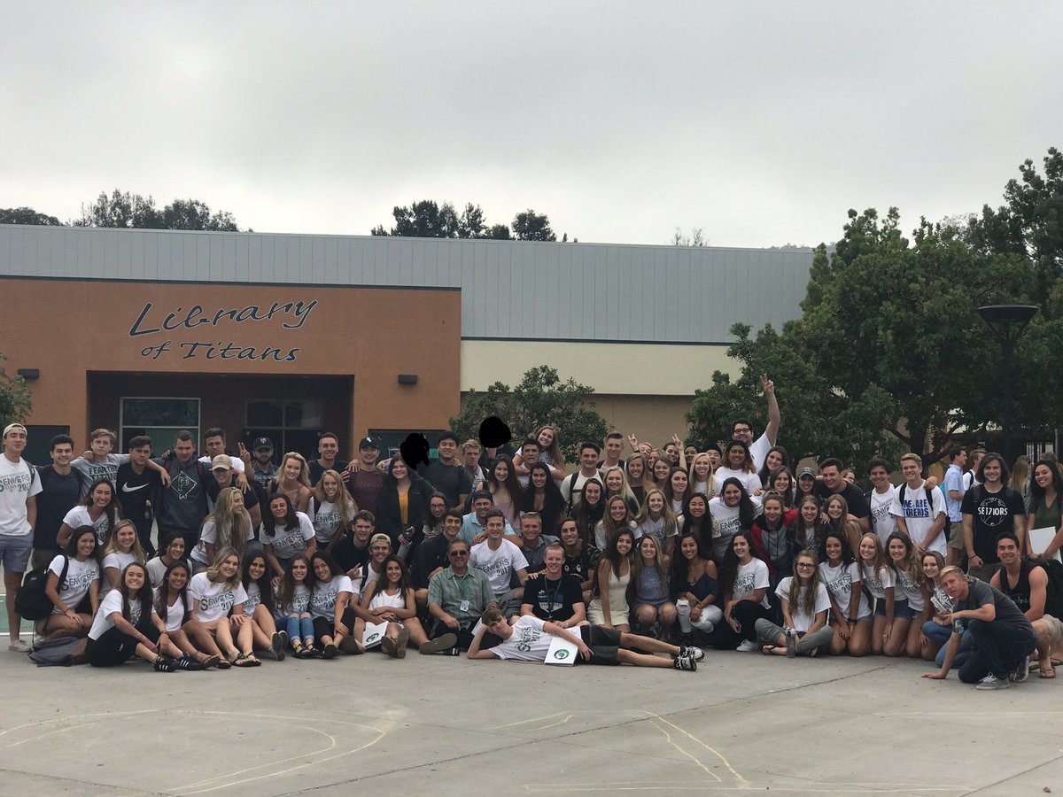 powayhigh17's tweet photo. Goodbye class of 2017, thank you for four years of memories! 🎓💚 Remember, THIS IS OUR 17ouse!!! https://t.co/sZsn3kg740