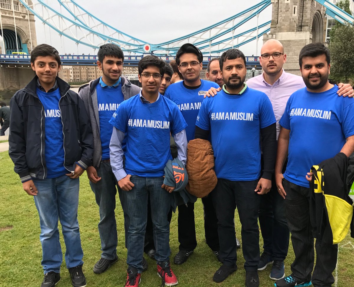 RichardAngell's tweet photo. @askbagnall @Jo_Milligan @samdastyari @andrew4mk @towerhilltube #messagefromLondon #iamamuslim https://t.co/yqJVw2yTRK
