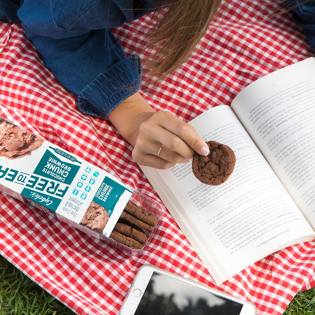 FreeToEatFoods's tweet photo. You can find magic wherever you look. Sit back and relax, all you need is a book. https://t.co/l1UpYsnHel