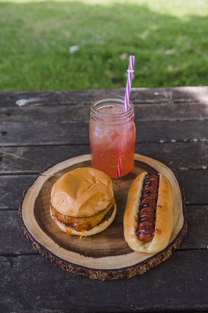 PHILABBQCO's tweet photo. Summertime Is Here! 🍔🍹 #PhilaBbqCo https://t.co/QKDOLRjFt5