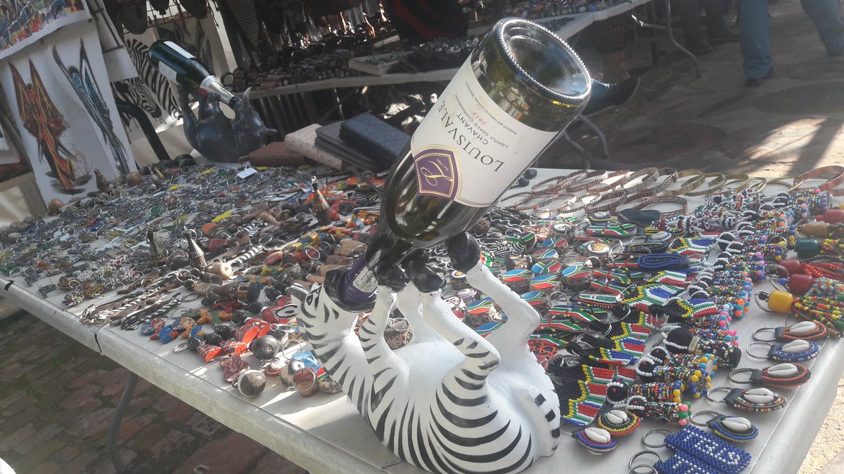 livingitupct's tweet photo. {BLOG POST} No driving required! Explore the #Stellenbosch winelands with a private tour guide 🍷🚌 😀 https://t.co/j3rjWiOPXM #DoStellies https://t.co/GvDowqg3Q6