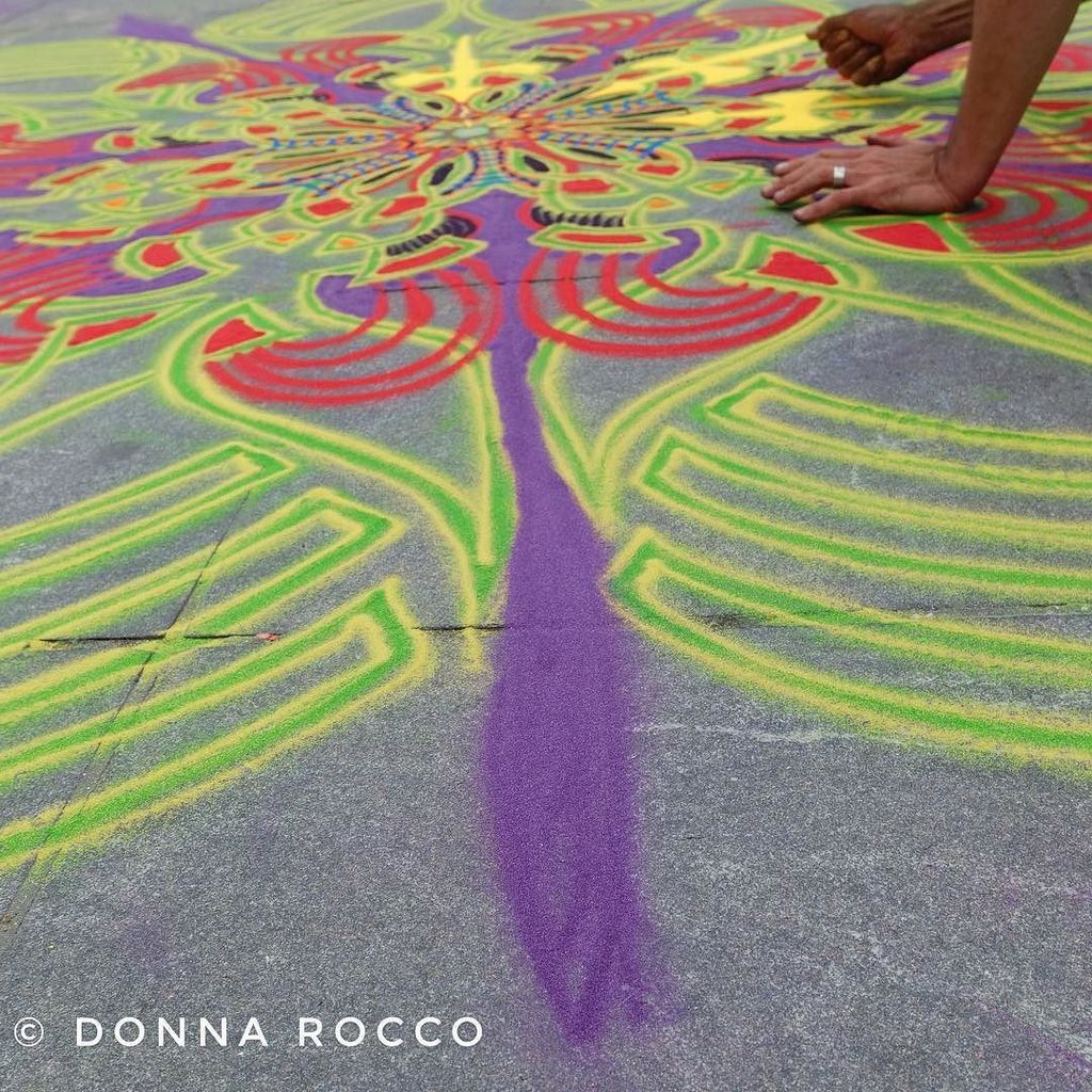 donnarocco's tweet photo. #dxoone #washingtonsquarepark #nyc #tw #sandpainting .
.
.
.
#shotzdelight #urbanandstreet #rsa_streetview #nycprimeshot #modern #focalmark… https://t.co/Ey6QQnUxbB