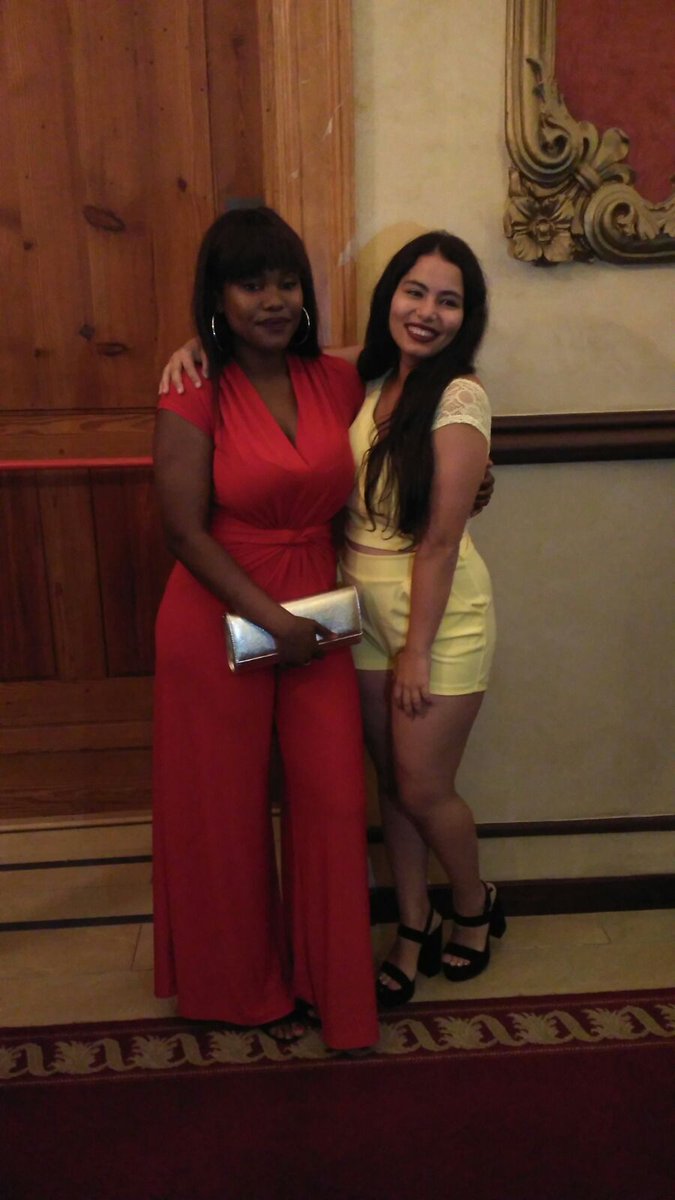 Niiimsiii's tweet photo. At friend's prom🌷 https://t.co/PfyodXH3eW