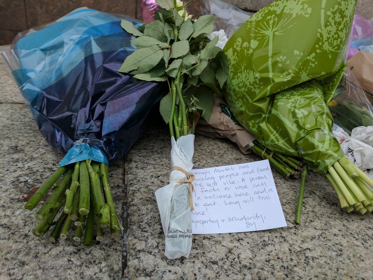 AfroVII's tweet photo. #LdnStrong. Quite moving just seeing people stop by to say little prayers or just to stand in silence. https://t.co/JIOVnkyiGX