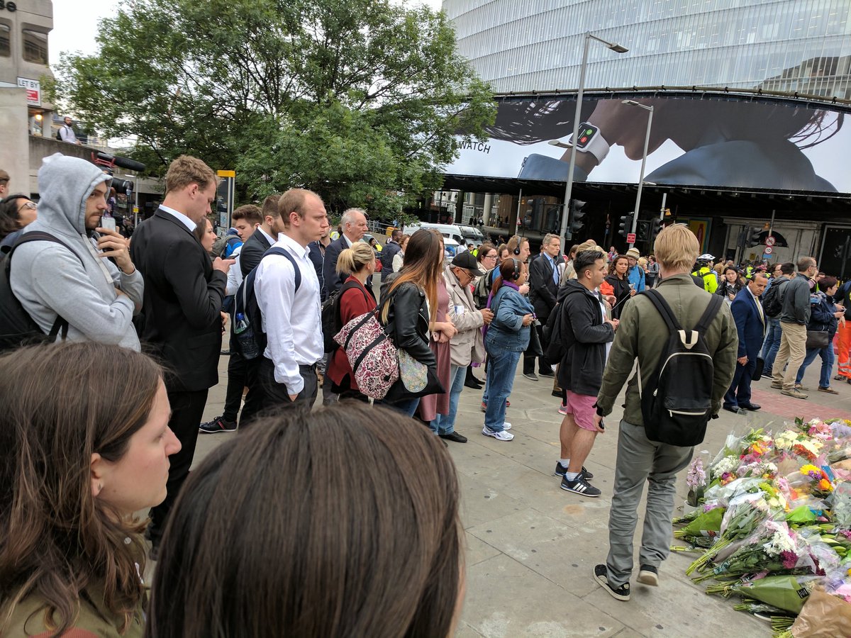 AfroVII's tweet photo. #LdnStrong. Quite moving just seeing people stop by to say little prayers or just to stand in silence. https://t.co/JIOVnkyiGX