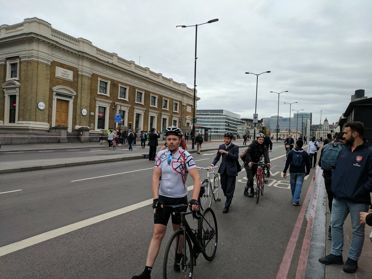 AfroVII's tweet photo. #LdnStrong. Quite moving just seeing people stop by to say little prayers or just to stand in silence. https://t.co/JIOVnkyiGX