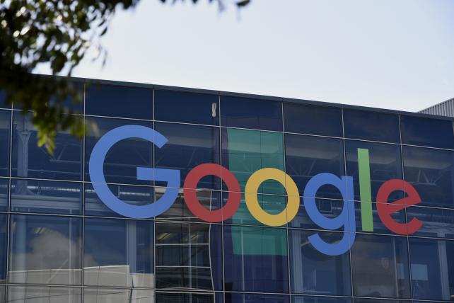 cometotheisland's tweet photo. Alphabet Shares Follow in Amazon's Footsteps and Top $1,000 https://t.co/WMjdvfY2XX #cometheisland https://t.co/c5Q4jTQ9I8