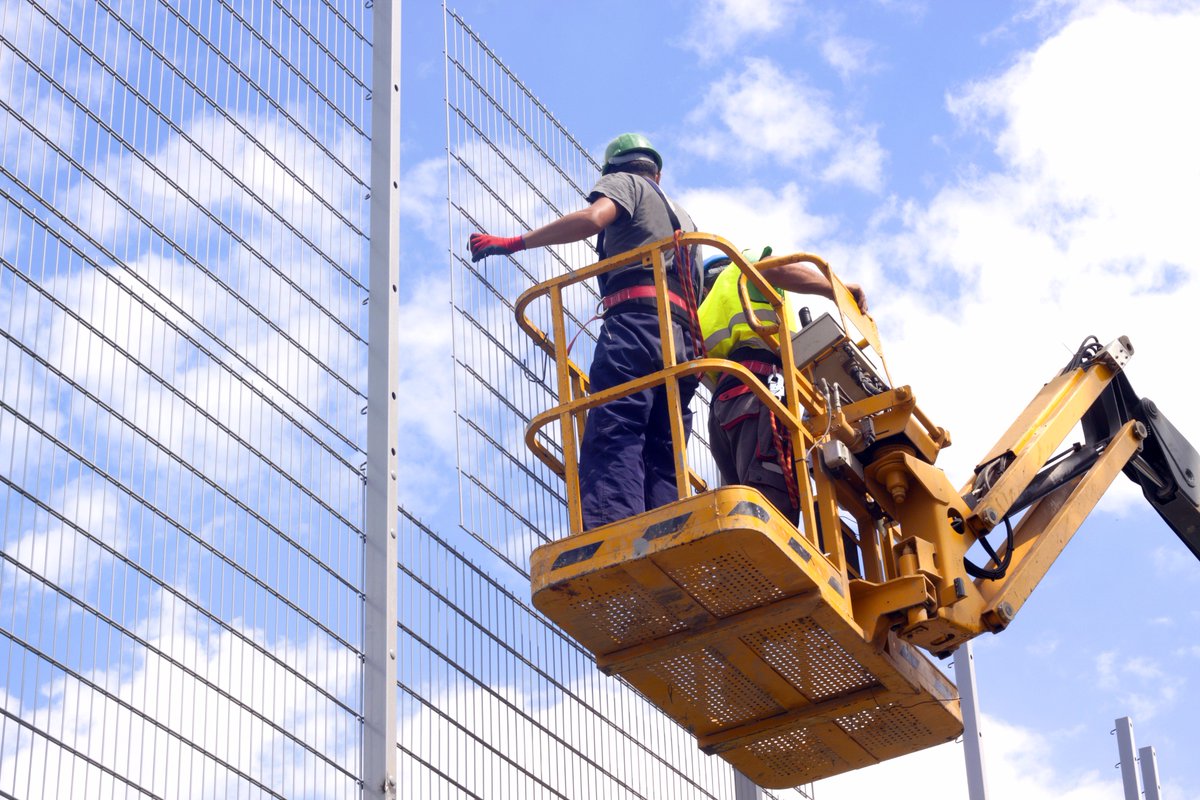 industrysafe's tweet photo. Be sure to know these six unconventional construction safety tips straight from the safety experts!
https://t.co/1cl98G7sx3 https://t.co/zOi84dD46B
