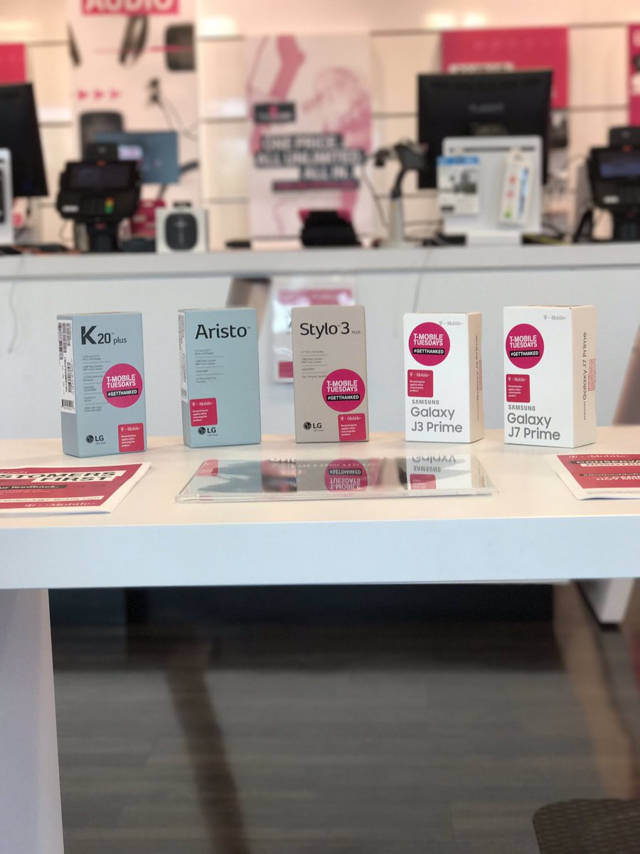 CocoTmobile's tweet photo. Smartpicks make the world go round. These devices are affordable, dependable, and stylish. #smartpicks #dealoftheday #tech @TMobile https://t.co/1oNw5L17pn