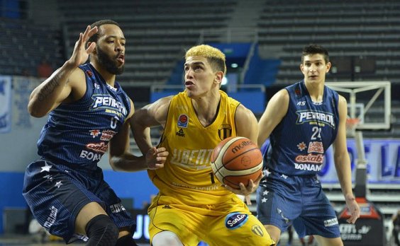 #LPB | JOSÉ VILDOZA🇦🇷 (<a href="/JVildoza11/">Jose Vildoza</a>) NUEVO IMPORTADO DEL EXPRESO AZUL #Trotamundos🏀

📝: trotamundosbbc.com/noticias1.html