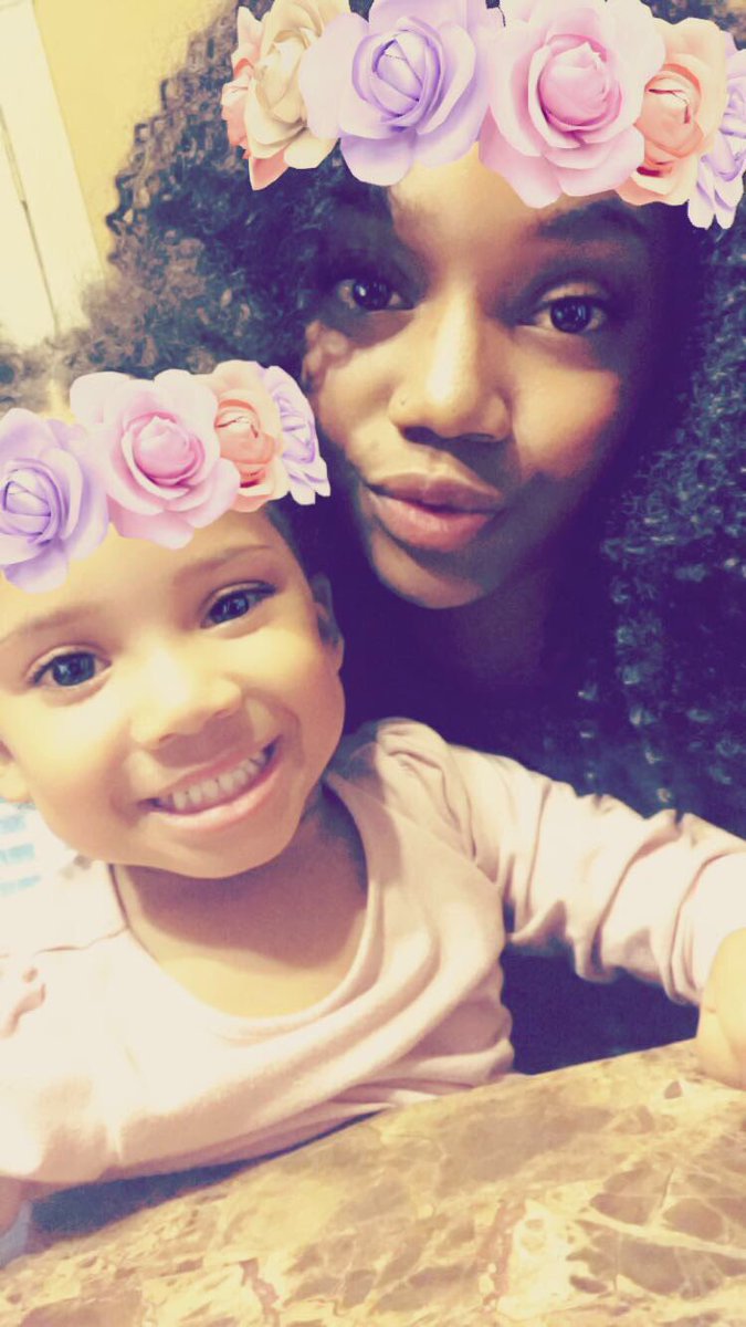 MiCayelaMills's tweet photo. & even if the world against me , she'll always be with me 💜 #MimasGirl #MimaMonday 😚 https://t.co/Q8SGfC4mkh