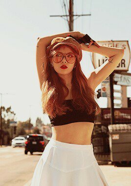 TiaMomo09's tweet photo. #HappyHyunaDay https://t.co/h95SSWsDHU