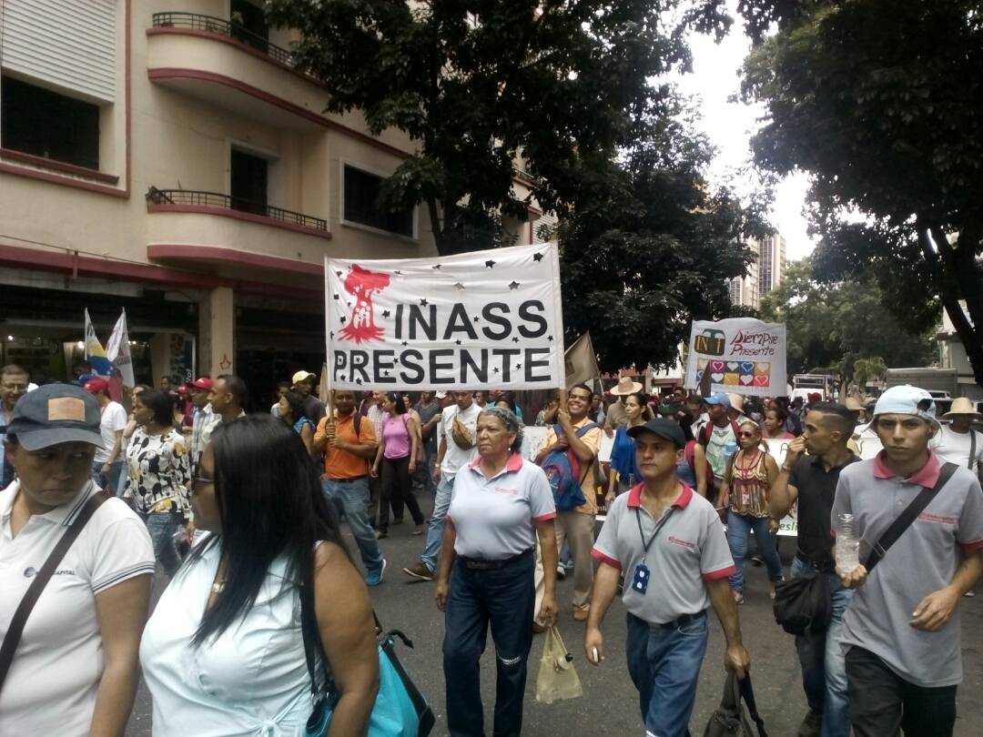 Servidores públicos del Inass se movilizan #Hoy Día Mundial del Ambiente por una Constituyente para la Paz <a href="/magallyvina/">Magaly Gutiérrez</a> #NoMasCrimenesDeOdio