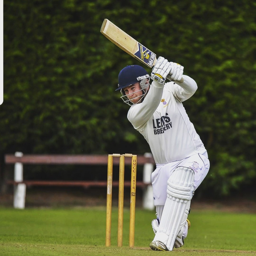 Deegan8's tweet photo. Trying my best to get some advertising in! @Bear_Cricket https://t.co/xhCys1o1uO