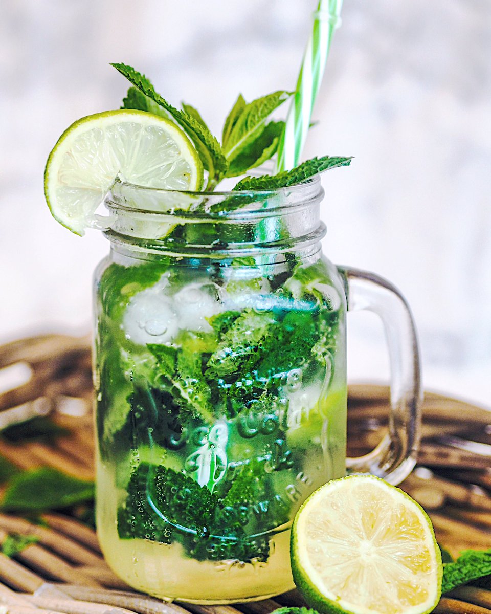 EmyPerrier's tweet photo. DIY : VIRGIN MOJITO ON THE BLOG  #cocktail #handmade #food https://t.co/EqeNDbEU4m https://t.co/ROREOjm0zP