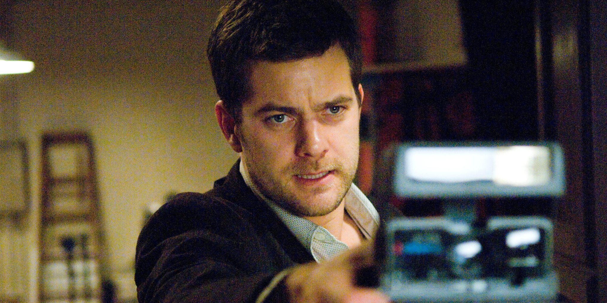 A picture is worth a thousand words and this one is worth four: Happy Birthday Joshua Jackson! 