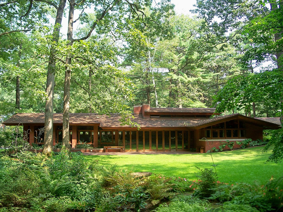 BostonHomeMag's tweet photo. A Frank Lloyd Wright-designed house in N.H. is offering a special tour for his 150th birthday: https://t.co/EKH7gLNTYk https://t.co/HIWvDBotwf