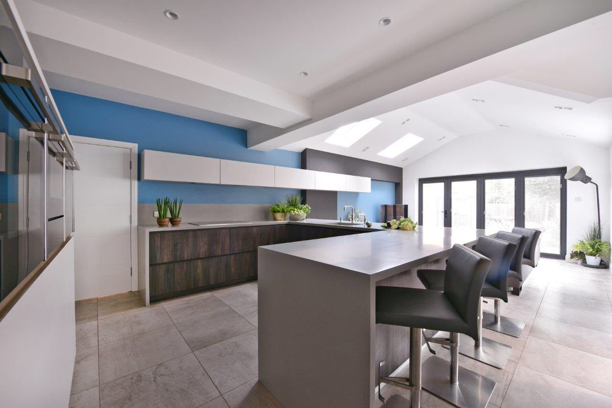 DBKitchens's tweet photo. Another stunning kitchen using #boxingin detail to great effect @ALNOUK @coriandesign @NeffAppliances @quookeruk https://t.co/M5cTTMasuH