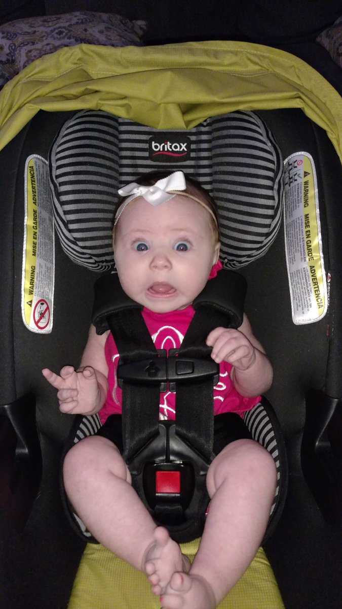 mmcampbell530's tweet photo. Every time I want to cry, I'm just going to look at this picture, bc it makes me LOL every single time. 😂 #daycaredropoff https://t.co/p3DfCTYxfp