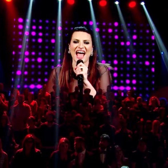 GentePausini's tweet photo. .@LauraPausini es perfecta para presentar #OperaciónTriunfo, según @esbluper
https://t.co/chUuD1m9xb #ot
#LauraP… https://t.co/4OvHAN51jN https://t.co/ebCqi7njIo