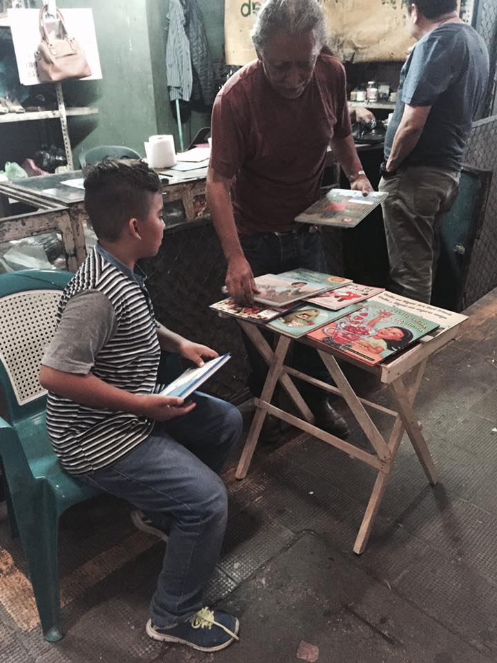 The Library of Dreams is now in the public paces of El Salvador. 
gofundme.com/library-of-dre…