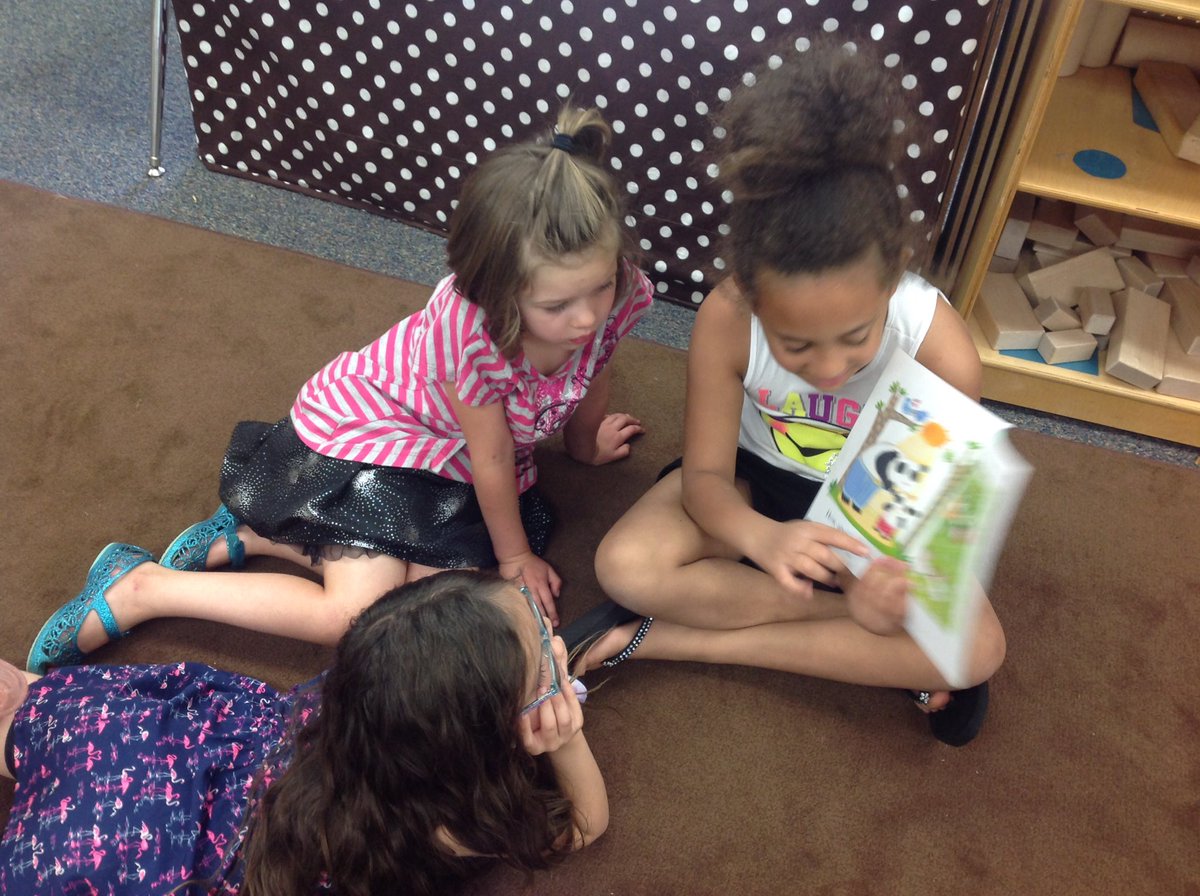 kstormopls's tweet photo. Reading to our preschool pals! 😊 @GrainwoodPLS https://t.co/q0NzjrGp5R