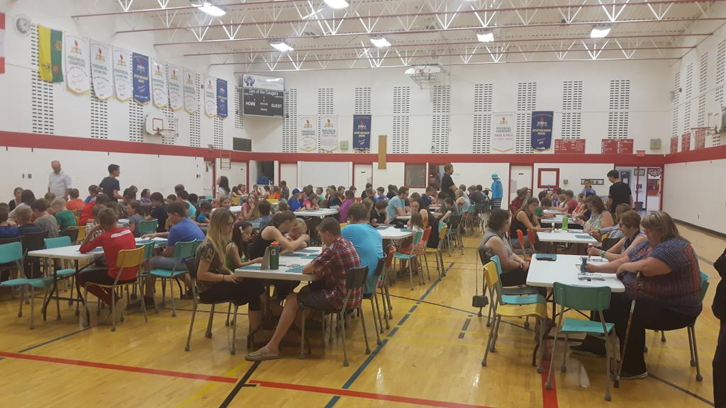 BronsCarol's tweet image. @MuensterCougars Gr 7&amp;amp;8 Cake Bingo is under way ! @horizonsd205 @leroyschoolsk #UnderTheB