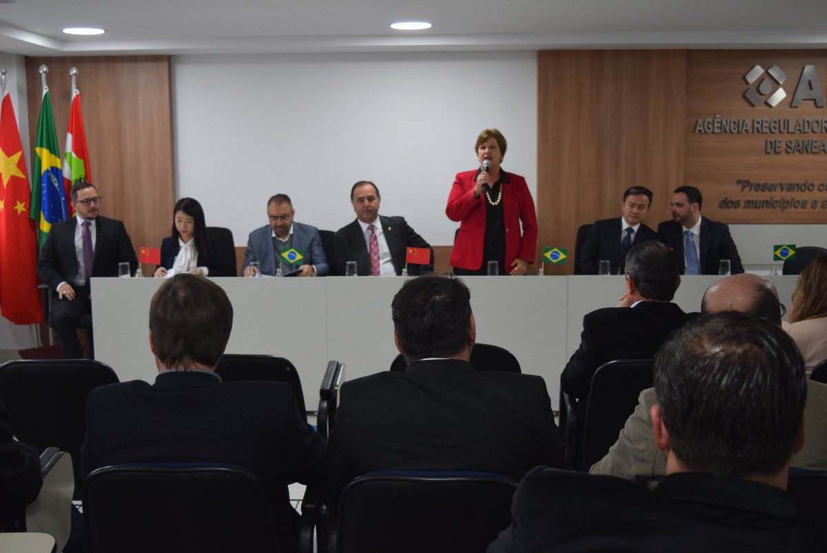 FECAM_SC's tweet photo. Encontro com chineses, avanços municipalistas e preocupação com a chuva marcam reunião do Conselho Político - https://t.co/5TpqdCwn27 https://t.co/SyhUQ3cz20