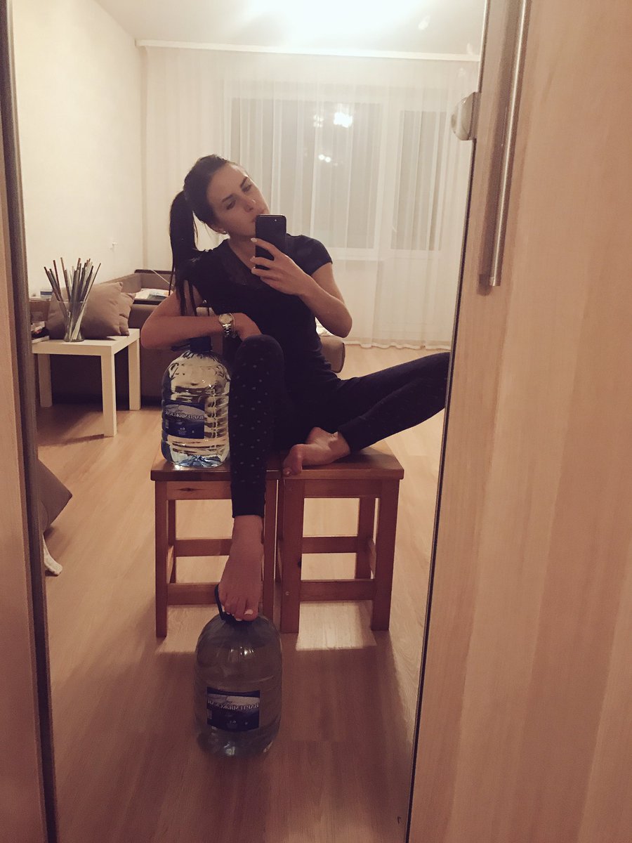 Все спортсмены как спортсмены, не то что я со своими бутылками