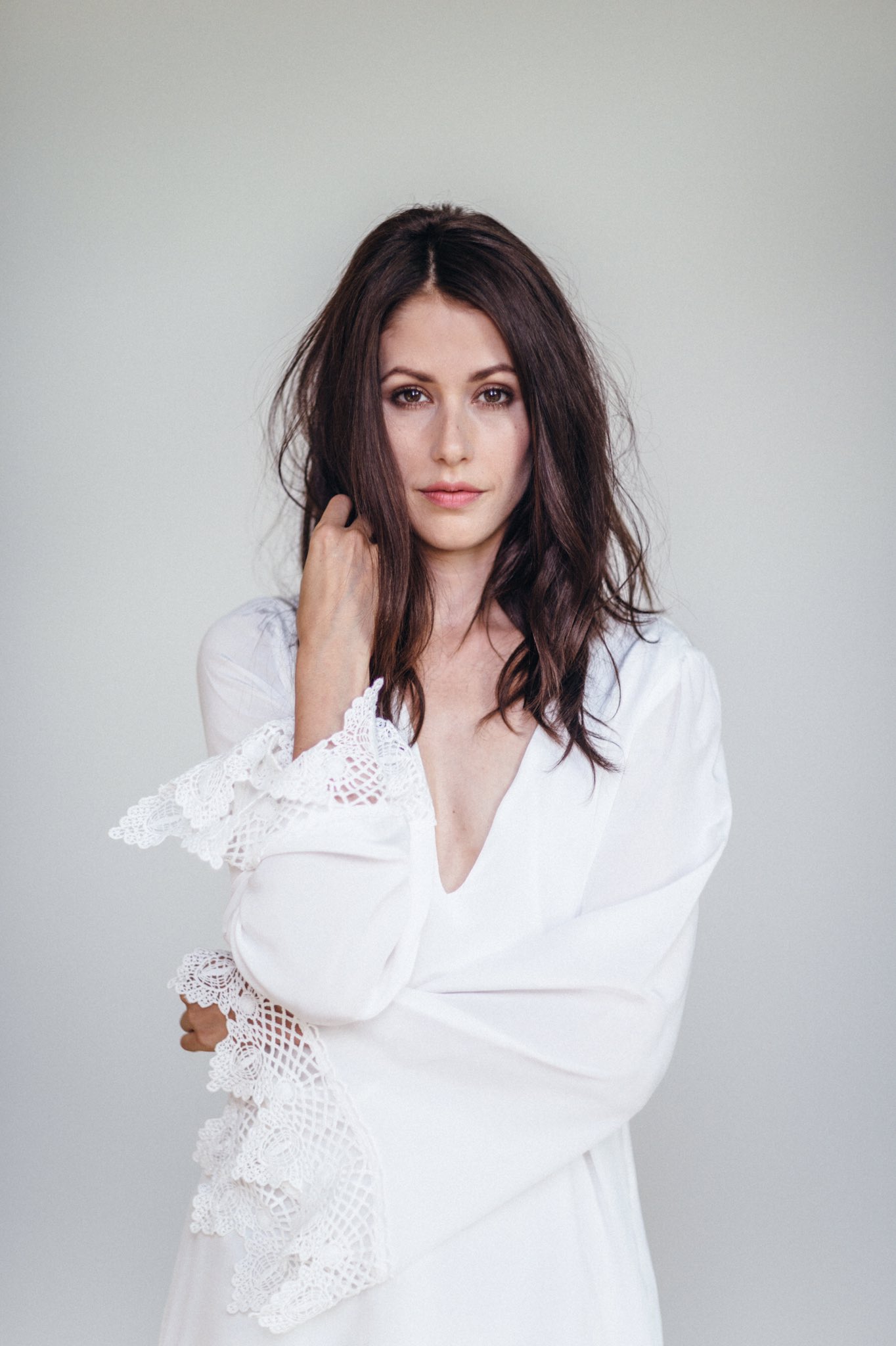    A very happy birthday to Amanda Crew! ¡Feliz cumpleaños 