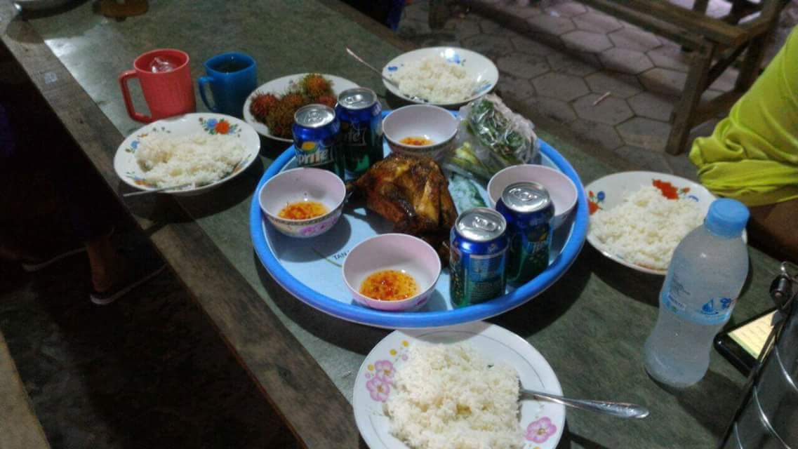 Nouvelleoptique's tweet photo. #Iftar #Ftour #Cambodia #BurkinaFaso #vosdons #Merci #Ramadan2017 #vosHassanets #Do3a
Qu'avez-vous au menu?
https://t.co/0IXYicEt5z Rt https://t.co/tLrhUjtNdC