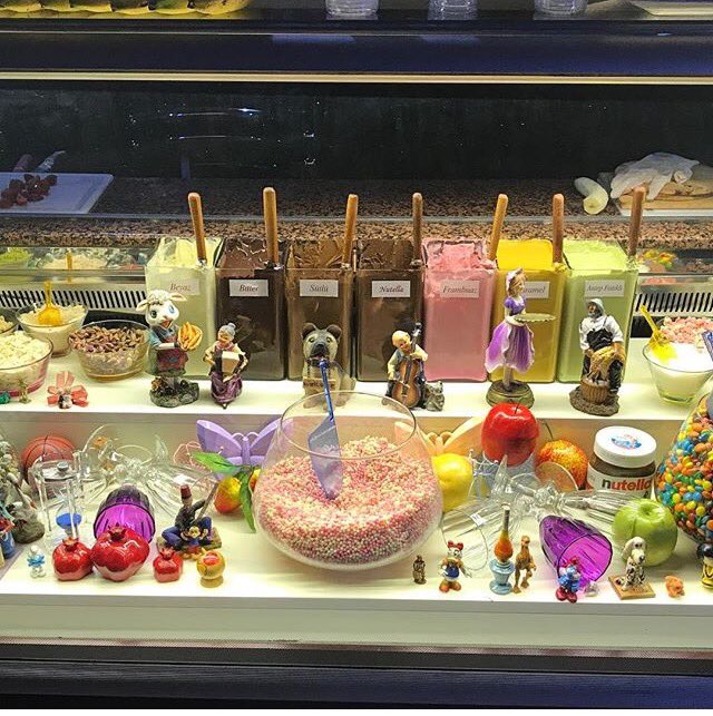 Artan waffle seçeneklerimizle nefis 😋 tatlara bekleriz 😊