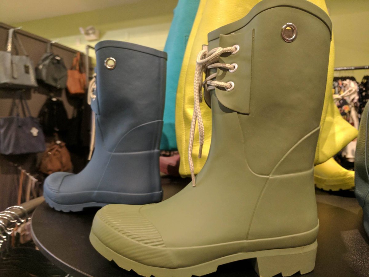 OnCentreJP's tweet photo. NEW Clothing at On Centre! Pick up a pair of our adorable rain boots, too! Available in yellow, navy, ivy and wine. ☔️
#rainydays #shoplocal https://t.co/5OQfKNiPje