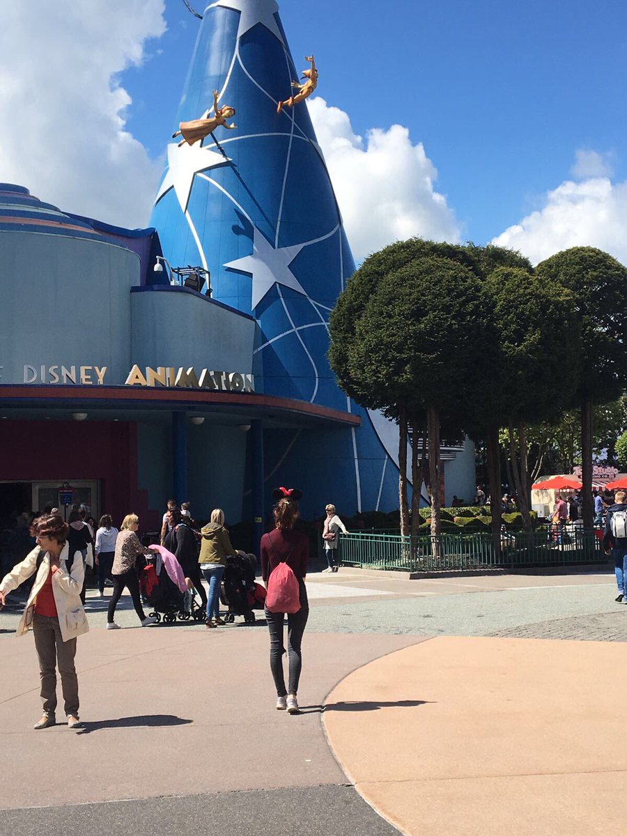 GeorgesNewHope's tweet photo. #tbt to disneyland ❤️ https://t.co/PHrHZFQjPB