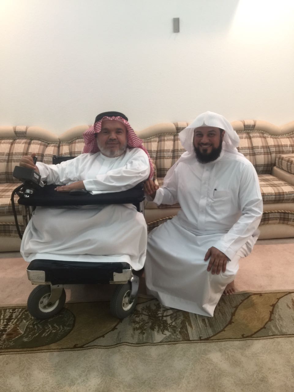 عبدالعزيز الفياض on twitter سعدت اليوم بزيارة فضيلة الشيخ محمد العريفي في منزل والدين رفع الله قدره وحفظة الله من كل شر وسوء واسعده الله في االدارين https t co yzvhfmtikl twitter