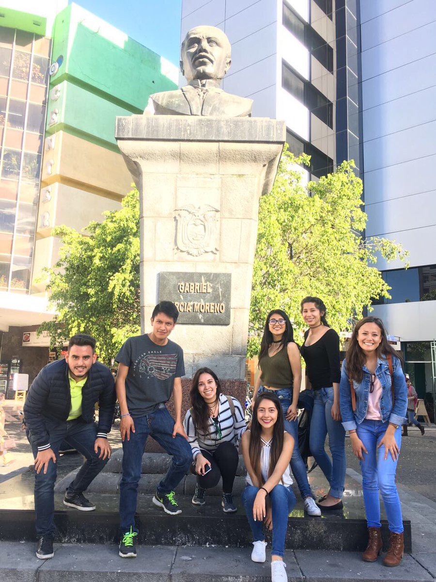 matchanicky's tweet photo. #Comunicar2017 #Reto2 #16chikorita @EsCom 
Vicente Rocafuerte✋🏻
Gabriel García Moreno✋🏻
Jose María Velasco Ibarra✋🏻
#TodoChikorita 🙋🏻🙋🏻 https://t.co/tYaTXjFpjE