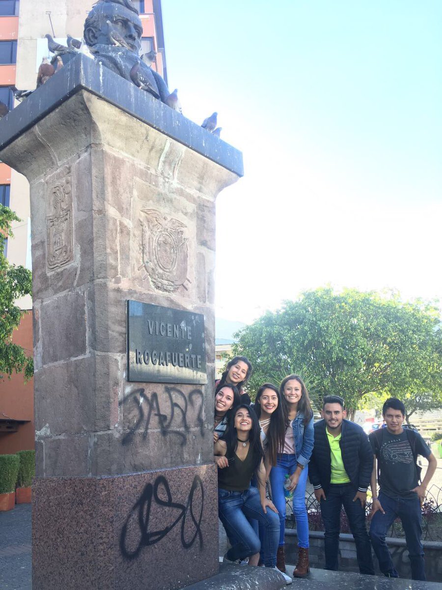matchanicky's tweet photo. #Comunicar2017 #Reto2 #16chikorita @EsCom 
Vicente Rocafuerte✋🏻
Gabriel García Moreno✋🏻
Jose María Velasco Ibarra✋🏻
#TodoChikorita 🙋🏻🙋🏻 https://t.co/tYaTXjFpjE