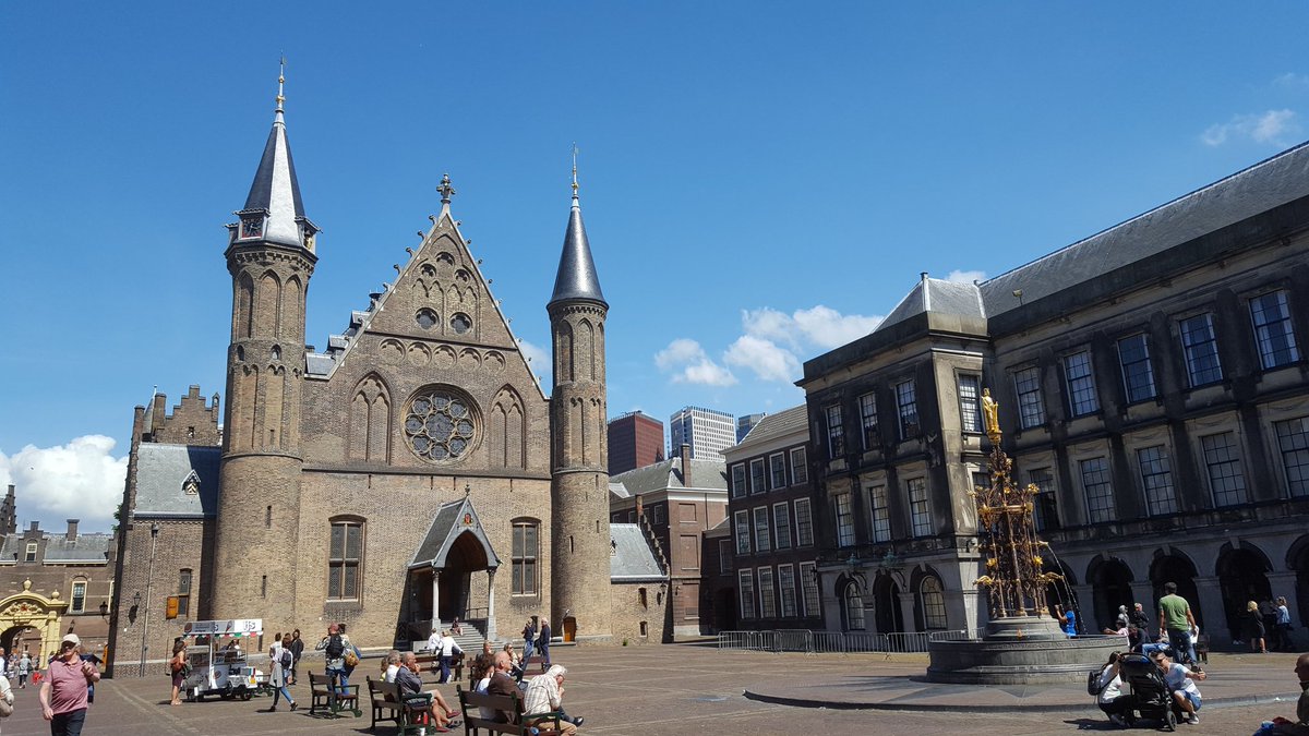 ManniTaal's tweet photo. Na zo'n twintig jaar eindelijk weer eens in onze hofstad geweest! #rustaaagh https://t.co/I5OypzImCi