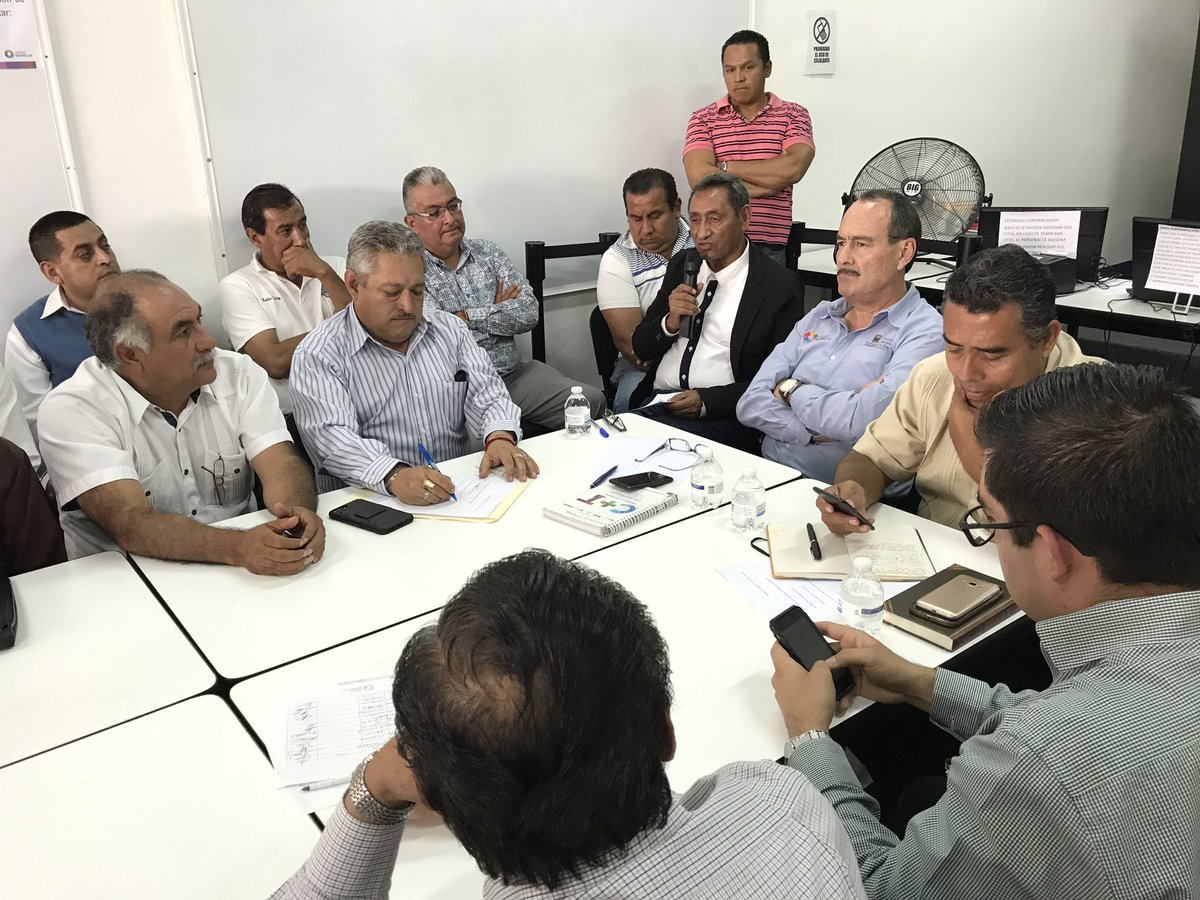 jorgemesseguer's tweet photo. Los títulos de concesión del proceso de regularización d taxis serán entregados a los beneficiarios que cumplieron c/requisitos establecidos https://t.co/47JBTE96qZ