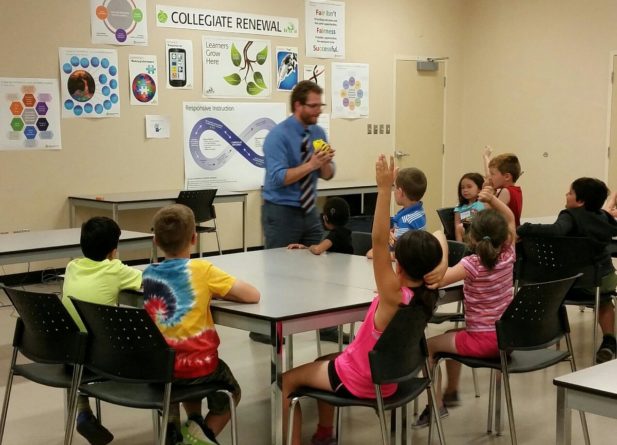 Beebots and coding. Grade 1 and 2 in Saskatoon. Students loved snakes and ladders and Mosquito Man story. <a href="/StoonPubSchools/">Saskatoon Public Schools</a> @canlearningcode