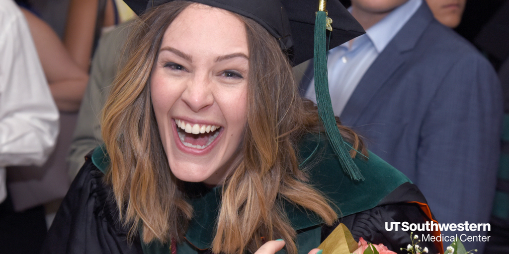 UTSWMedCenter's tweet image. UTSW’s medical school commencement launches the physicians of the future #utswgrads #newmd More pics: bit.ly/2sKoUqn